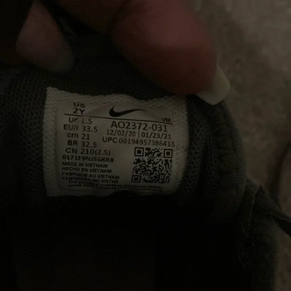 Nike Kids Air Max Gray and Pink Shoes - Picture 9 of 9